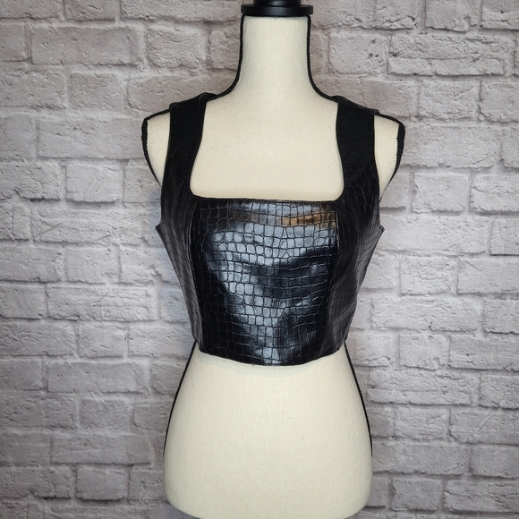 7 For All Mankind crop top black croc embossed vegan leather zipper back size S - Picture 3 of 12